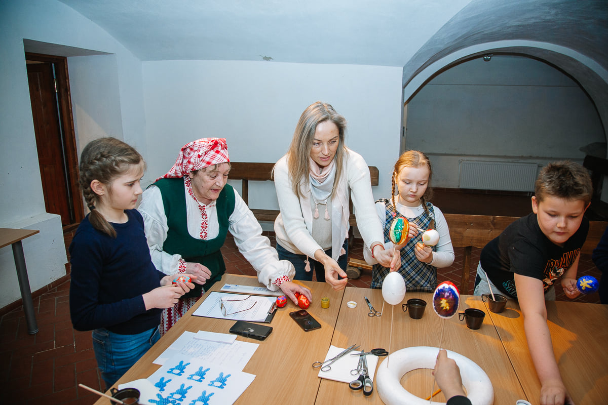 Kviečiame priešmokyklinukus, pradinių klasių mokinius, penktokus, šeštokus į velykinę edukacinę valandėlę ,,Kas yra Velykos?“